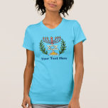 T-shirt Persian Magen David Menorah<br><div class="desc">Cette image a été adaptée à partir d'un carrelage juif perse antique et présente une menorah et Magen David (Étoile de David) encadrés de branches d'olivier. Les imperfections de l'image originale peinte à la main ont été conservées.</div>