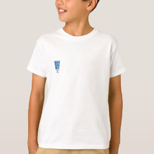 T-shirt Personnage enfant marchant avec une tasse bleue