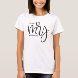 T-shirt Personnalisé "Future Mrs" Avec Nom - Script<br><div class="desc">Célébrez le voyage passionnant vers le mariage avec notre "Chic Future Mrs - Customizable Last Name Script T-Shirt." Ce t-shirt est le parfait mélange d'élégance moderne et de charme ludique, ce qui en fait un choix idéal pour les fêtes de bachelorette ou comme cadeau spécial pour la future mariée. Le...</div>