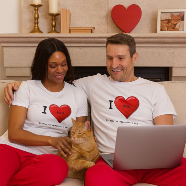 T-shirt personnalisé Valentine Love You (Matching Valentine couple shirts, red heart design, be mine, romantic gift, cozy loungewear)