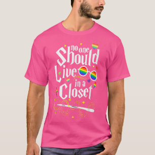 T-shirt Personne Ne Devrait Vivre Dans Un Closet De Gay pr