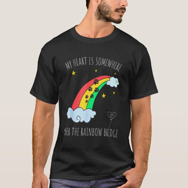 T-shirt Perte d'un chat chien bien-aimé. Thème du pont arc (Devant)