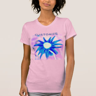 T-shirt Pétales bleus sur plan rose