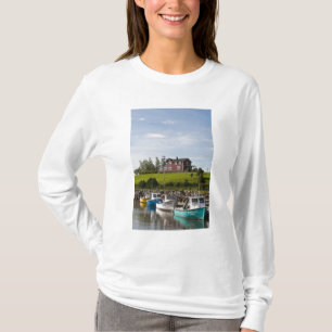 T-shirt Petit village de pêcheurs près de Grande-Rivière,
