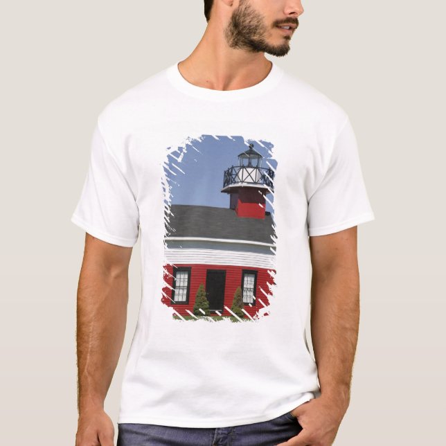 T-shirt Phare déplacé sur le rivage à Douglas près de (Devant)