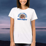 T-shirt Photo du parti Hen de la dame<br><div class="desc">Pour célébrer une fête de Hen. Conçu pour quelqu'un qui a un "Hen Party"! T-shirt de la dame avec votre photo, le choix du nom et la formulation de la fête. T-shirt du parti Hen. Ajoutez le nom de la personne dont il s'agit, ainsi que leur photo. T-shirt Bachelorette Party....</div>