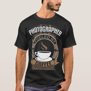 T-shirt Photographe alimenté par 2 go tasse de café