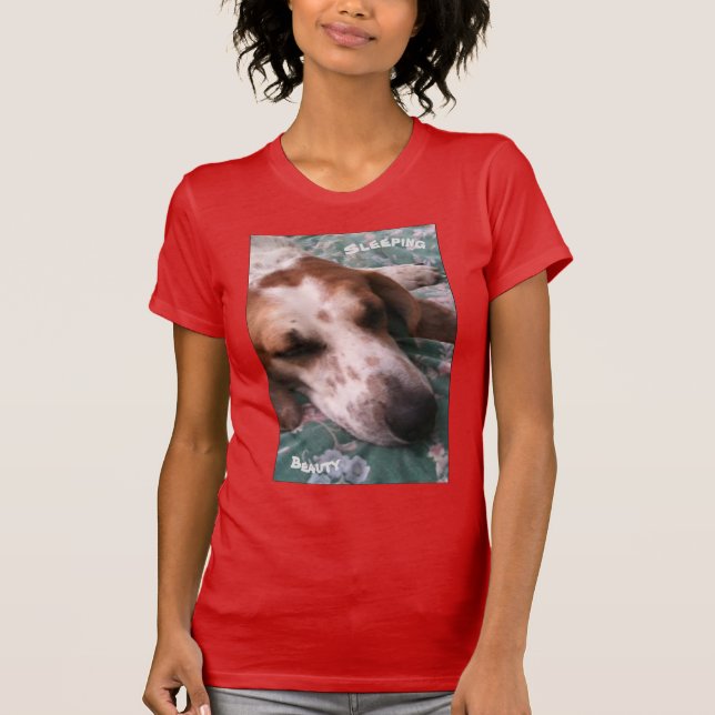 T-shirt Pièce en t de chien de chasse de beauté de sommeil (Devant)