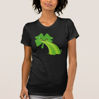 T-shirt Pièce en t de shamrock de Barfing
