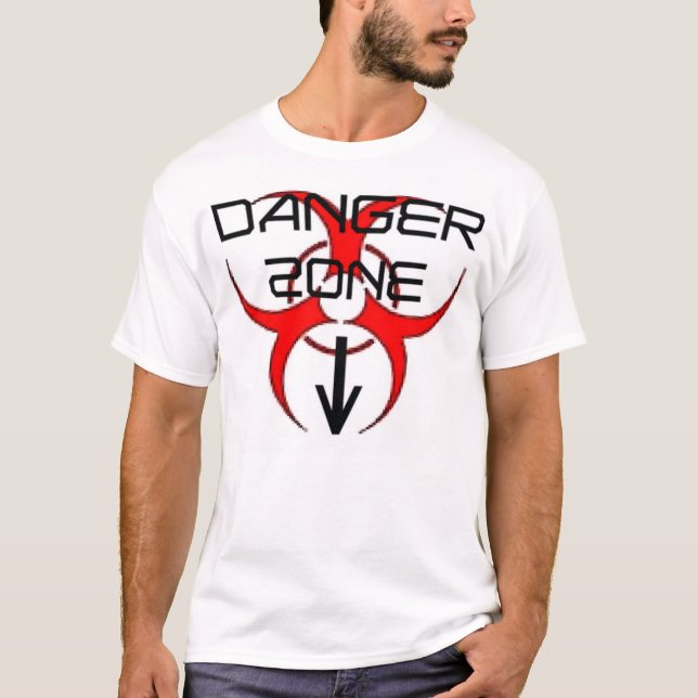 T-shirt Pièce en t de "zone dangereuse" de danger de Mikey (Devant)