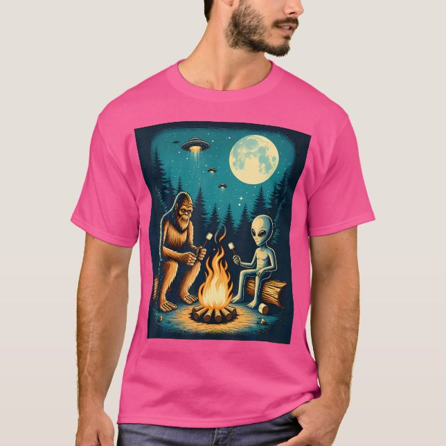 T-shirt Pied De Feu Avec Alien Au Camping Funny Sasquatch (Devant)
