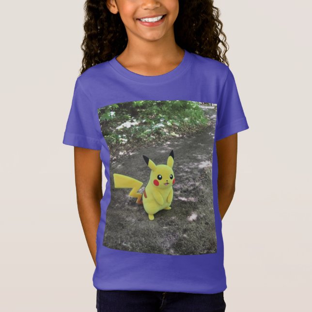 T-Shirt Pikachu dans le tee d'instantané sauvage (Devant)