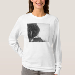 T-shirt Pile de bois de charpente en dehors de la