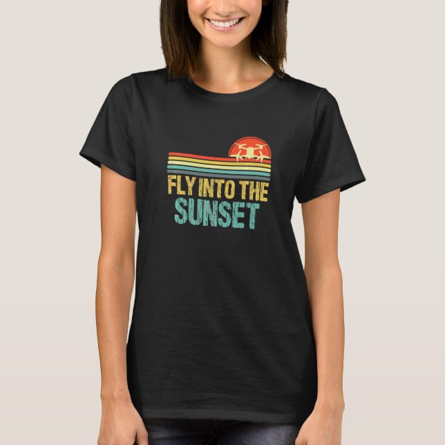T-shirt Pilote de drone volant dans le coucher de soleil D (Devant)