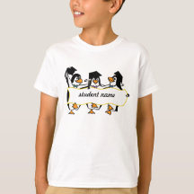 Pingouins mignons de dessin animé avec bannière