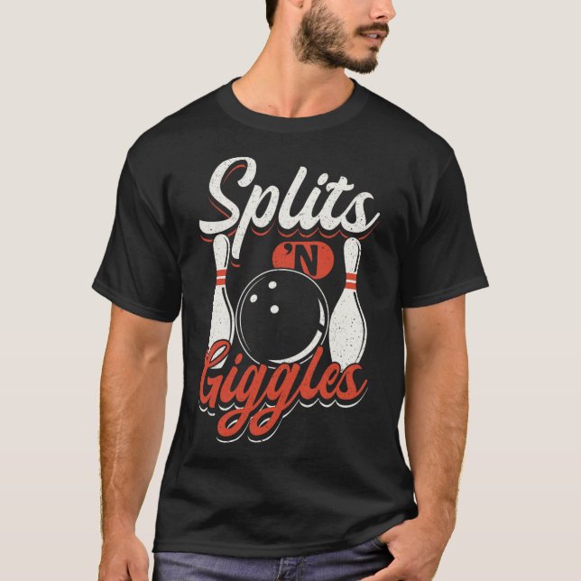 T-shirt Pins de l'équipe de bowling Striks'n Giggles (Devant)