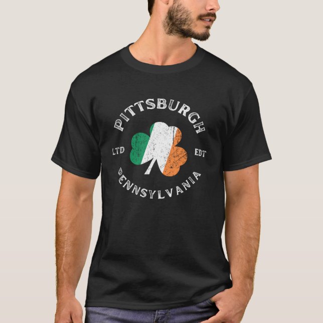 T-shirt PITTSBURGH PENNSYLVANIA Irish Shamrock Badge (Devant)