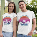 T-shirt Plage Famille Réunion Croisière personnalisée Vaca<br><div class="desc">Cool assorti t-shirts de vacances pour un père ou un frère à porter sur une croisière sur l'île. Doté de beaux palmiers face à un joli coucher de soleil de plage rose. Parfait tee - shirt sur mesure pour votre séjour d'été à la mer.</div>