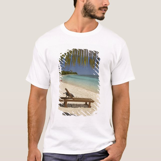T-shirt Plage, palmiers et transats (Devant)