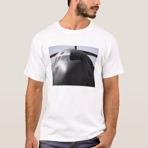 T-shirt Plan rapproché de l'avant de C.A. - 17 Globemaste