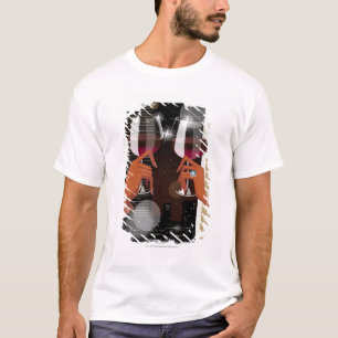 T-shirt Plan rapproché d'un couple grillant avec des