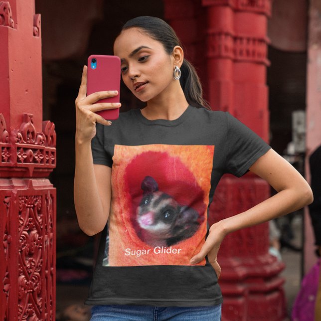 T-shirt Planeur à sucre en Orange Hanging Lit (Sugar Glider in Orange Hanging Bed Womens T-Shirt)