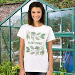 T-shirt Plante Mama<br><div class="desc">Ce T-shirt Mama Plante est décoré avec de l'aquarelle verte et de la typographie verte. Ce T-shirt fait un grand cadeau pour un amoureux plante. Parce que nous créons notre oeuvre,  vous ne trouverez pas cette image exacte d'autres designers. Aquarelle originale © Michele Davies.</div>