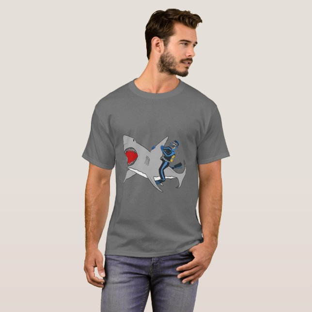T-shirt Plongée sous-marine Plongée dans un grand requin b (Devant entier)