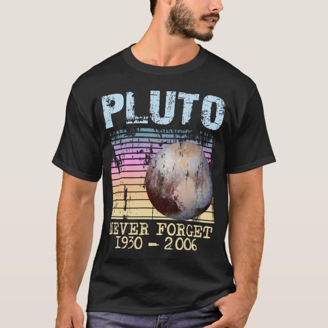 T-shirt pluto never forget (Devant)