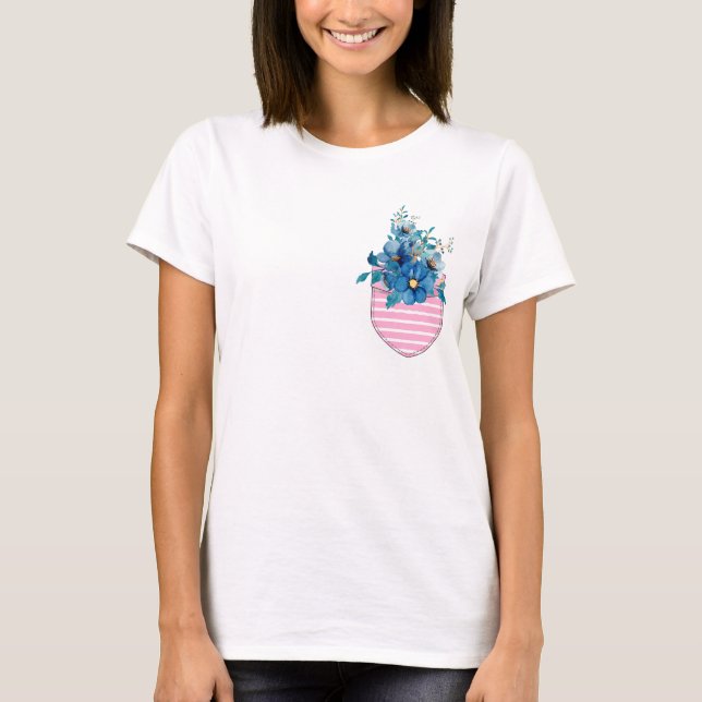 T-shirt Poche rose imprimée avec fleurs bleues (Devant)