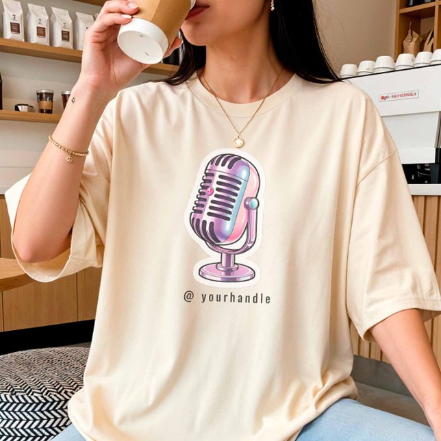 T-shirt Podcast Mic + Votre nom de réseau social (Créateur téléchargé)