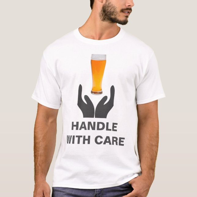 T-shirt Poignée En Verre De Bière Avec Soin Amusant Blanc (Devant)