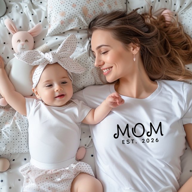T-shirt Police d'écriture noire établie Maman (Créateur téléchargé)