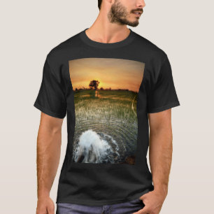T-shirt Pompage D'Eau Dans Un Terrain De Riz Thaïlandais A