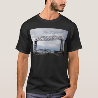 T-shirt Pont d'ascenseur aérien de parc de canal