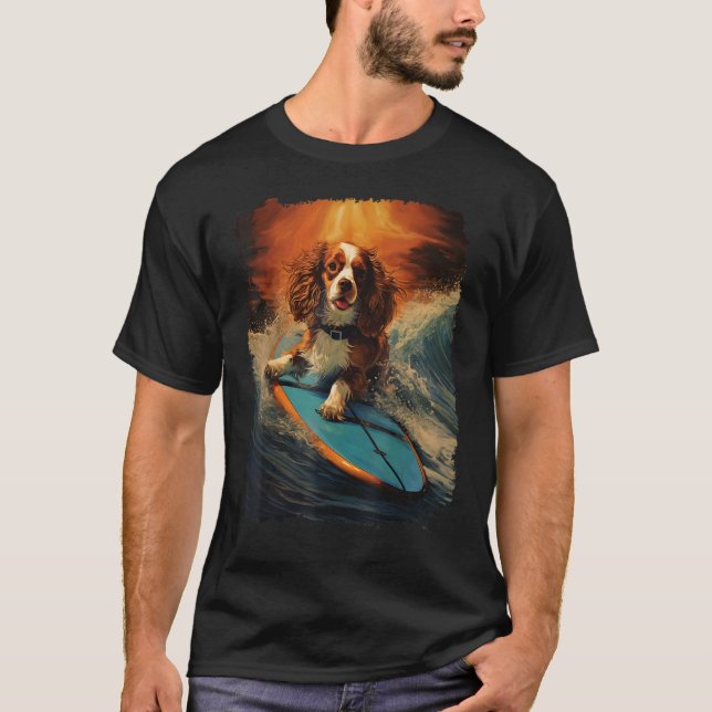 T-shirt Pop Art Chien Cavalier King Charles Spaniel Surf (Devant)