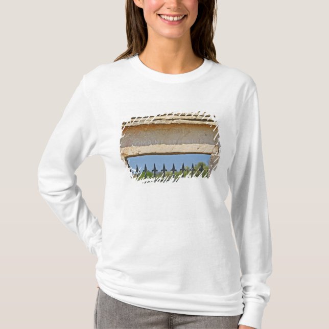T-shirt Porte et clé de voûte sculptée avec Montrachet, (Devant)