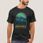 T-shirt Portes du parc national de l'Arctique Emblème Vint<br><div class="desc">Portes de la conception de l'illustration vectorielle arctique. Le parc est le parc national le plus septentrional des États-Unis,  situé entièrement au nord du cercle arctique.</div>