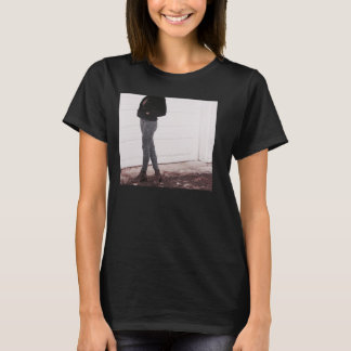 T-shirt Pose