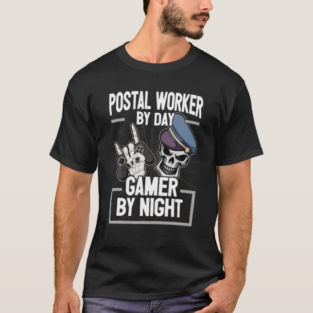 T-shirt Postal Worker Mailman Postman Game Console (Devant)