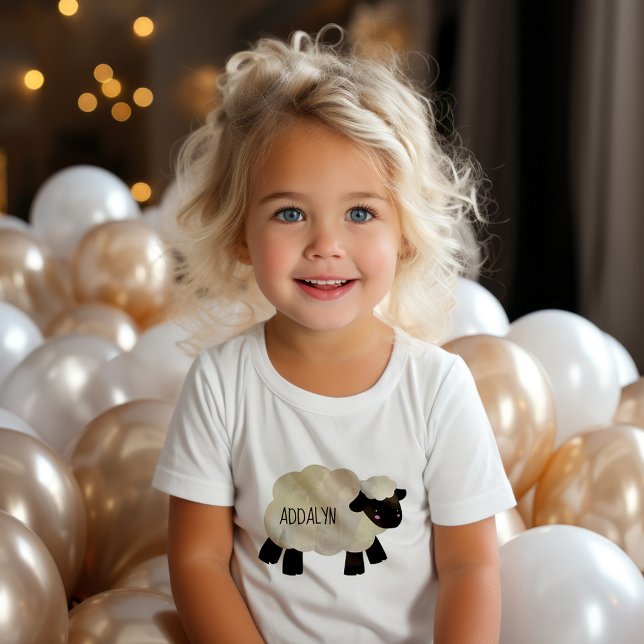 T-shirt Pour Bébé Bébé mignon agneau bébé bébé bébé Nom du bébé (Cute baby lamb t-shirt personalized with your child's name)