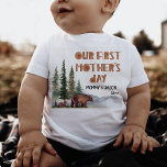 T-shirt Pour Bébé Bois personnalisé 1ère Fête des Mères<br><div class="desc">Unique ours en bois mama et son petit 1er t-shirt bébé de la mère. Personnalisable !</div>