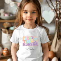 Chasse aux oeufs de Pâques pour la première fois m