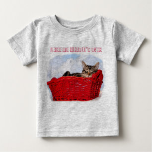 T-shirt Pour Bébé Chaton Dormant Dans Une Corbeille Rouge Lumineuse