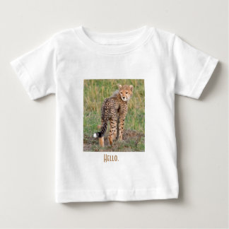 T-shirt Pour Bébé Cheetah Cub Vous Regardant. T-shirt bébé