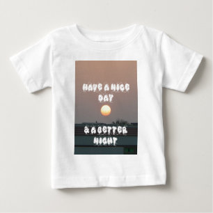 T-shirt Pour Bébé Coucher de soleil d'or avec Bonne Journée/Soirée