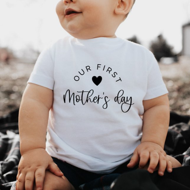 T-shirt pour bébé de la première fête des mères (Créateur téléchargé)