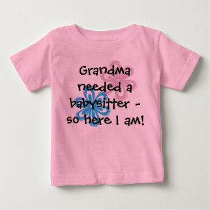 T-shirt Pour Bébé Deux fleurs Grand-mère avait besoin d'une babysitt