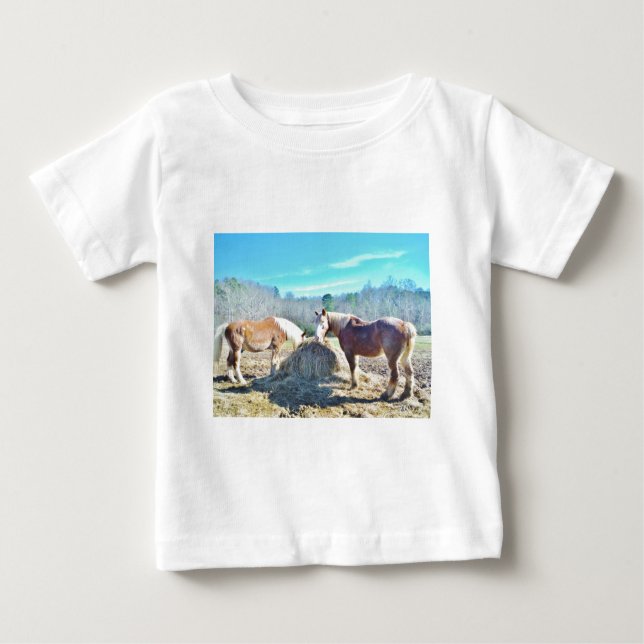 T-shirt Pour Bébé Ébauche secourue Chevaux mangeant foin (Devant)