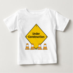 T-shirt Pour Bébé En construction avec des cônes